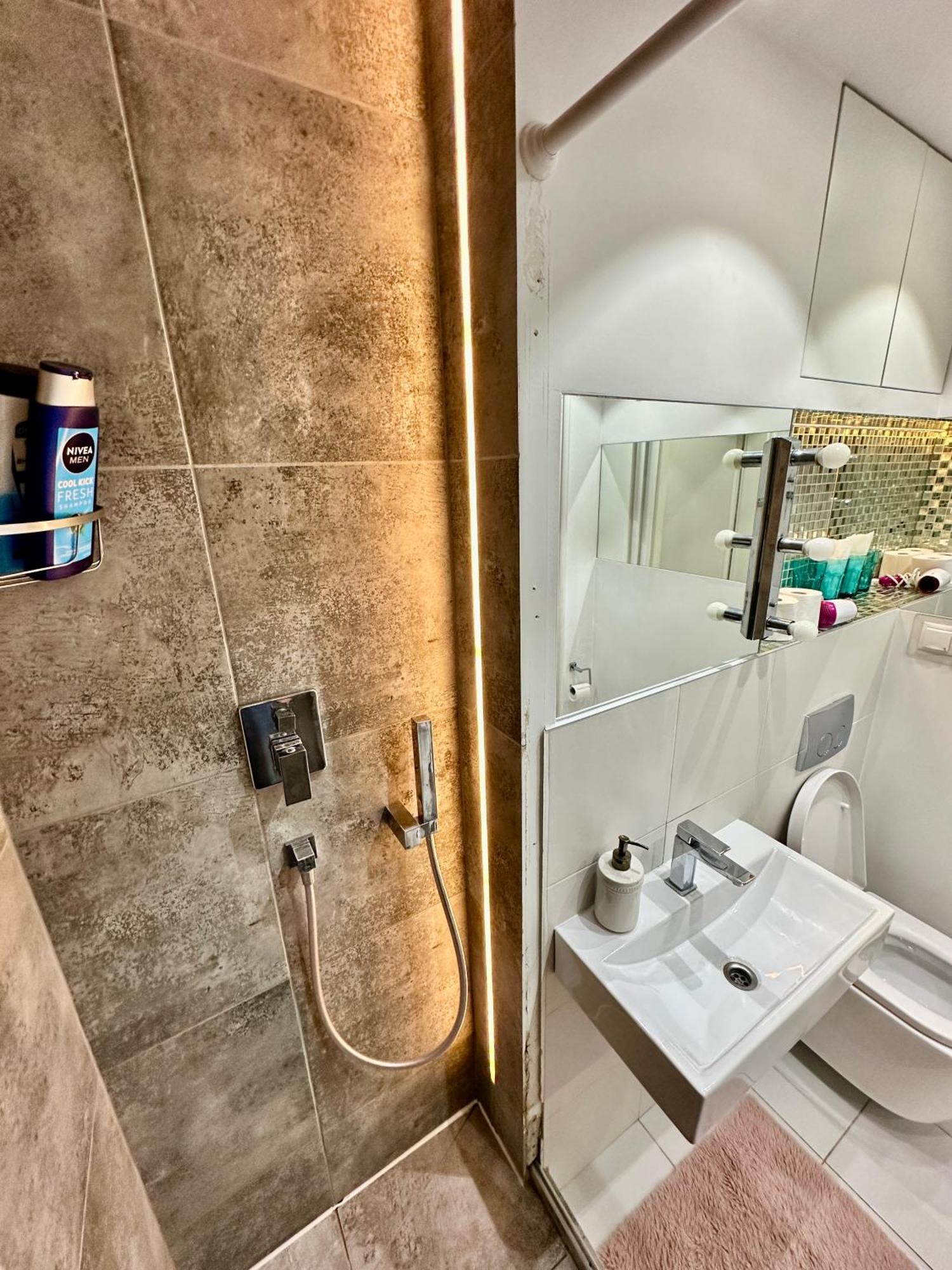 Palace 2 Wifi 600 Mbs 55'Tv Netflix Hbo 2Xmetro Appletv Warszawa Eksteriør billede